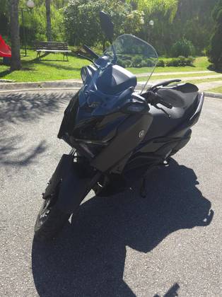 YAMAHA XMAX 300 CONNECTED ABS YAMAHA XMAX 300 CONNECTED ABS